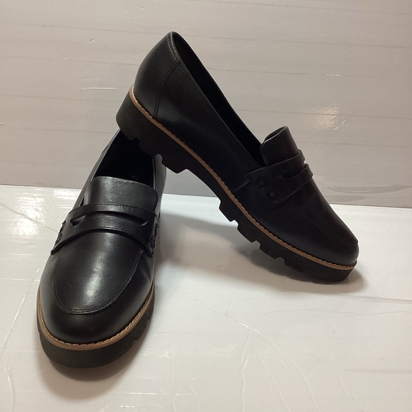 Vionic Classic Black Leather Loafers women’s size 10 - Picture 9 of 11